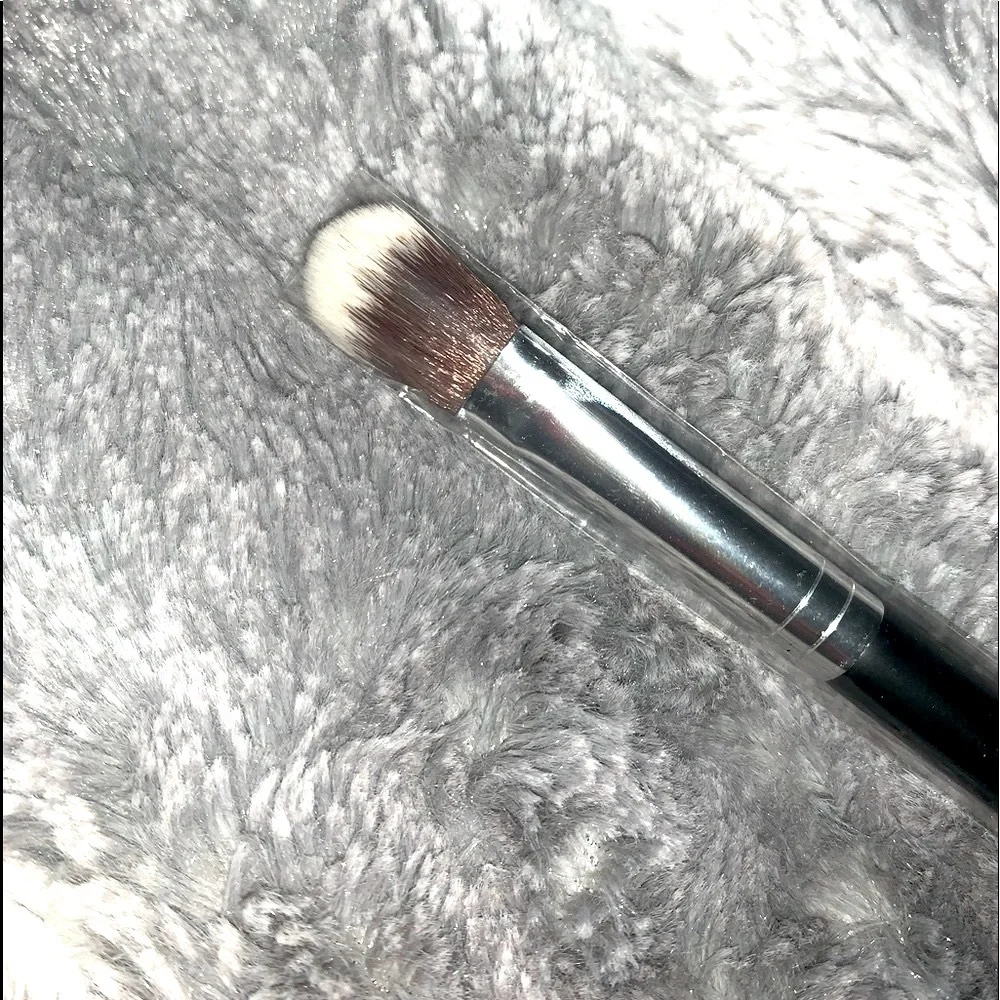 Beau Gachis Illuminator (Highlighting) Brush